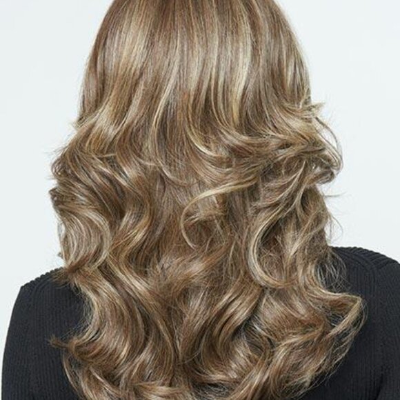 RAQUEL WELCH STROKE OF GENIUS in RL10/12 Sunlit Chestnut - Picture 5 of 7